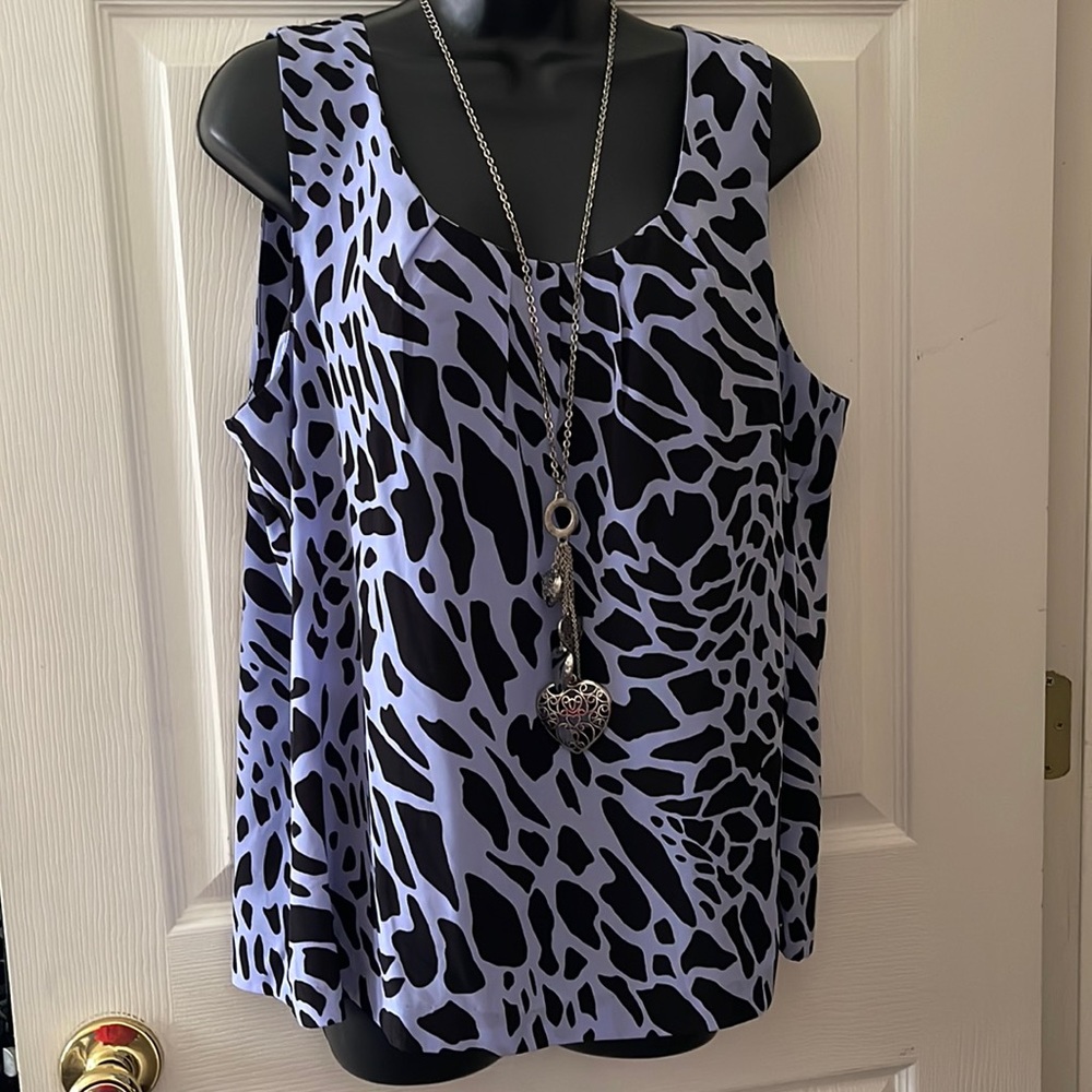 Dana Bachman Woman's Sleeveless Blouse Size XL color black/purple